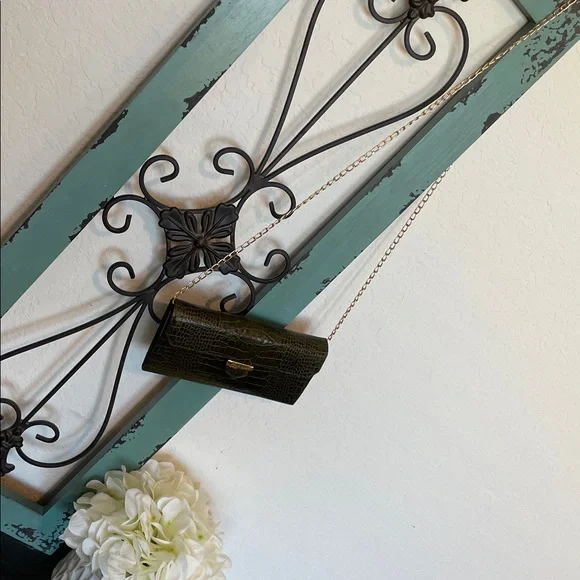 Vintage YSL Green Croc Wallet - Picture 15 of 15